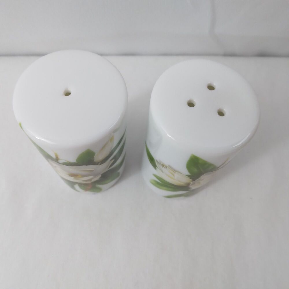 Vintage White Floral Salt & Pepper Shakers Ceramic Treasure Inc Cottagecore - Picture 4 of 9